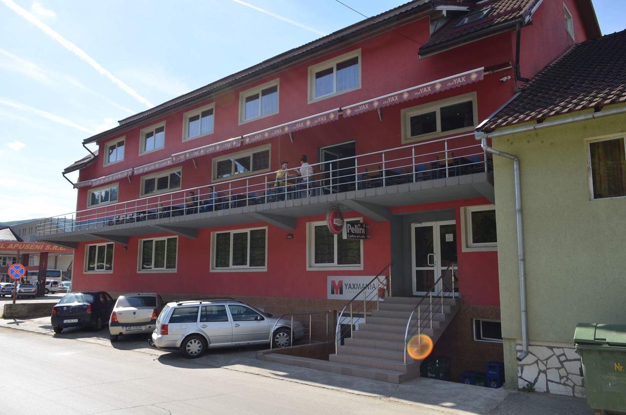 Hotel Yax Cîmpeni Eksteriør billede